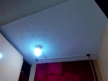Kiararosi Chaturbate stream image from September 19, 2025