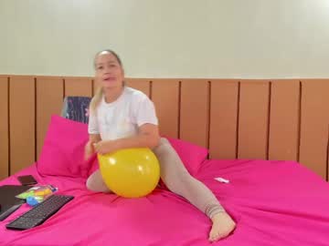 Roussvelvet Chaturbate stream image from September 19, 2025