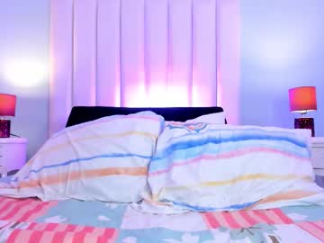 Viiooleet Chaturbate stream image from September 19, 2025