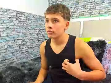 Julian_Wolf18 Chaturbate stream image from September 19, 2025