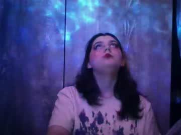 Lunamoody Chaturbate stream image from September 19, 2025