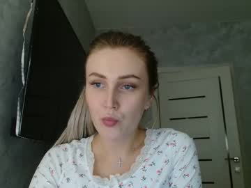 7melania Chaturbate stream image from September 19, 2025