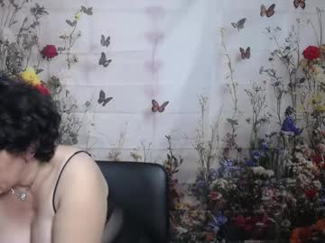Luciami Chaturbate stream image from September 19, 2025