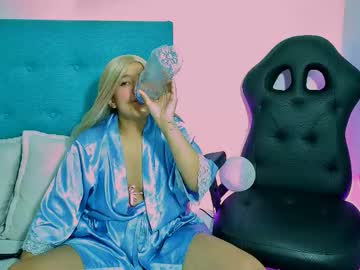 Katteyyes Chaturbate stream image from September 19, 2025