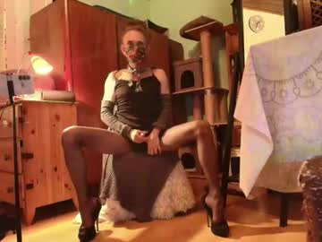 Nessieanalemma Chaturbate stream image from September 19, 2025