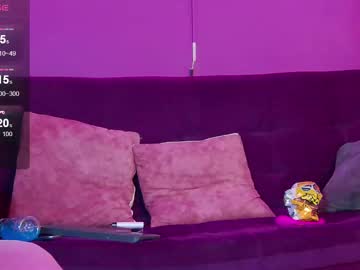 Ravennmoonn Chaturbate stream image from September 19, 2025