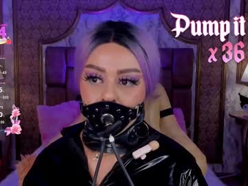Soffiqueen Chaturbate stream image from September 19, 2025