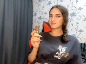 Tarilycan Chaturbate stream image from September 19, 2025