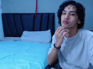 Tayronx33 Chaturbate stream image from September 20, 2025