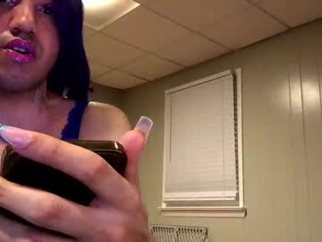 Barbiegutzfan3 Chaturbate stream image from September 20, 2025