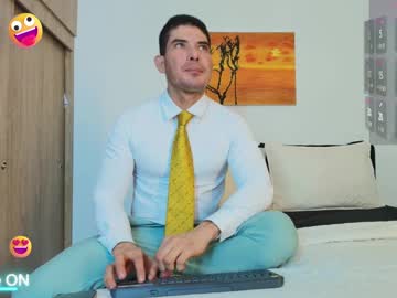 Andrewstelee Chaturbate stream image from September 20, 2025