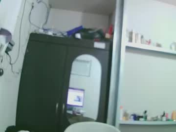 Luxy27 Chaturbate stream image from September 20, 2025