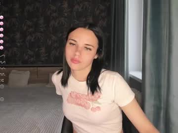 Kseni_A Chaturbate stream image from September 20, 2025
