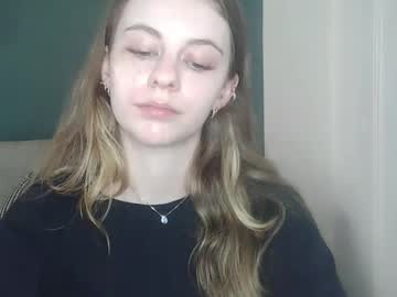 Ariacreazy Chaturbate stream image from September 20, 2025