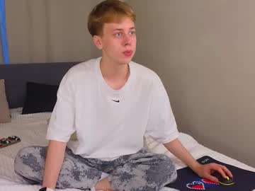 Bee_Boy_ Chaturbate stream image from September 20, 2025