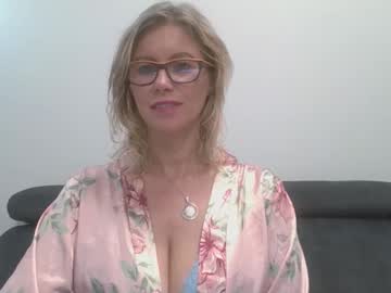 Doreenkiss Chaturbate stream image from September 20, 2025