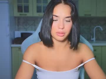 Mia___Lunaa Chaturbate stream image from September 20, 2025