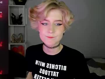 Julescrown Chaturbate stream image from September 21, 2025