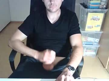 Niceguyflo stream image from September 21, 2025