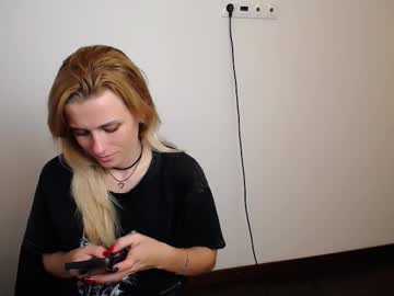 Peppymia Chaturbate stream image from September 21, 2025