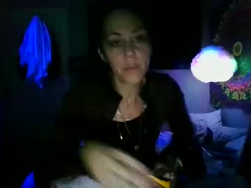 Dominocryeux Chaturbate stream image from September 21, 2025