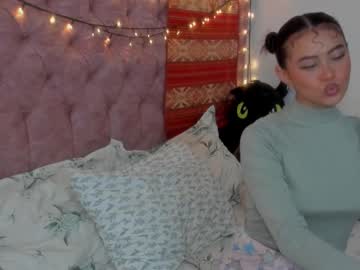 Blumasweet Chaturbate stream image from September 21, 2025
