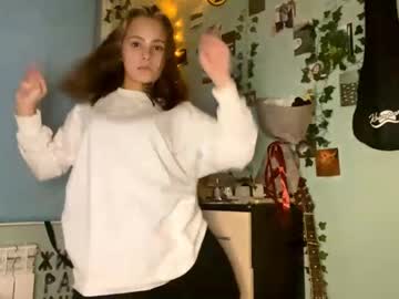 Mariamcleverley Chaturbate stream image from September 21, 2025