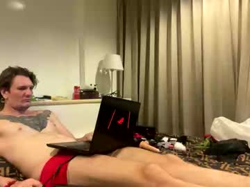 Giantdomtop Chaturbate stream image from September 21, 2025