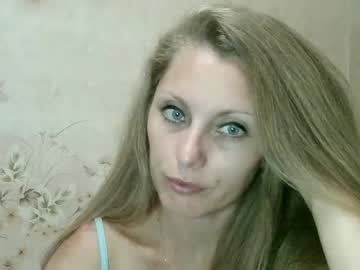 Roxyfox18x01 Chaturbate stream image from September 21, 2025