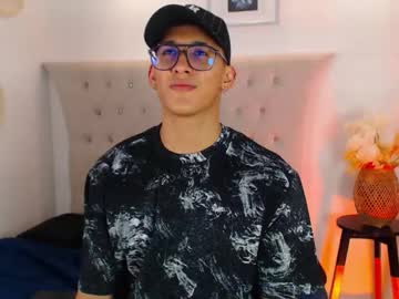 Salvadorfit_ Chaturbate stream image from September 21, 2025