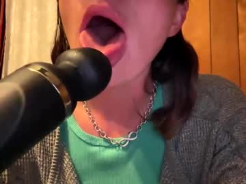 Arielwyld Chaturbate stream image from September 21, 2025