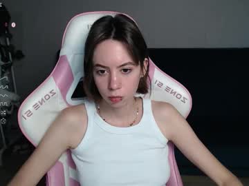 Allie_Hazie Chaturbate stream image from September 22, 2025