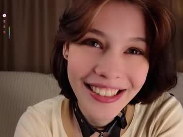Krissyhei Chaturbate stream image from September 22, 2025