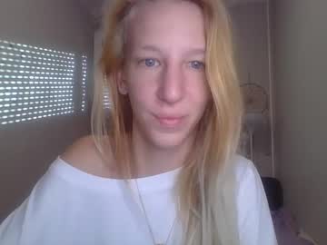 Sweetblondye Chaturbate stream image from September 22, 2025