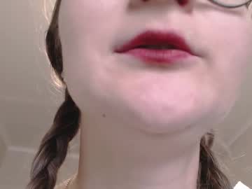 Kiragoldens Chaturbate stream image from September 22, 2025