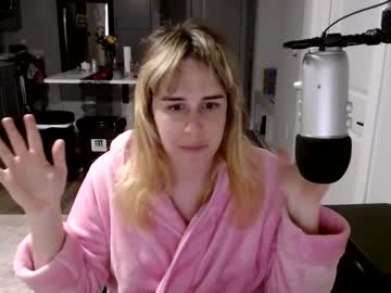 Liriluv Chaturbate stream image from September 22, 2025