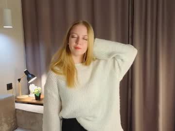 Karen_Lowe Chaturbate stream image from September 22, 2025