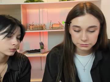 Miraella Chaturbate stream image from September 22, 2025