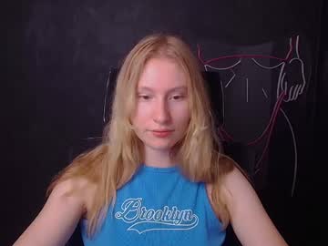 Leylaice Chaturbate stream image from September 22, 2025