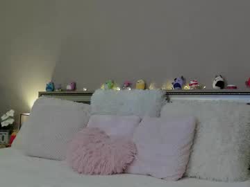 Gia_Blu Chaturbate stream image from September 22, 2025