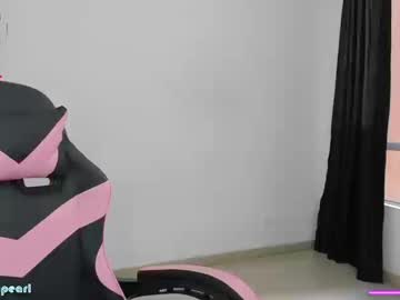 Kmipearl Chaturbate stream image from September 22, 2025