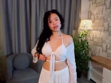 Ermelindaholan Chaturbate stream image from September 22, 2025