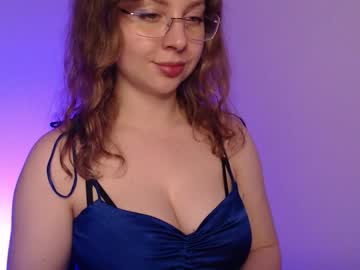 Leahbarton Chaturbate stream image from September 22, 2025