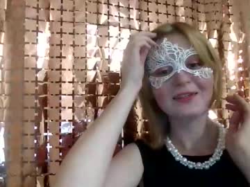 Elsamartinez Chaturbate stream image from September 22, 2025