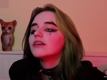 Gemmafulwood Chaturbate stream image from September 22, 2025