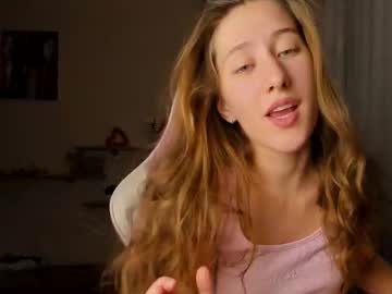 Adellqueen Chaturbate stream image from September 22, 2025
