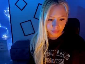 Constansblonde Chaturbate stream image from September 22, 2025