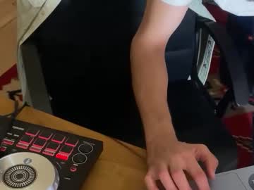 Misteriousfukers Chaturbate stream image from September 22, 2025