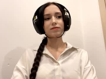 Deanselusi Chaturbate stream image from September 23, 2025