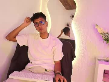 Noahluxe_Nom Chaturbate stream image from September 23, 2025